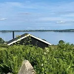 Hébergement de vacances Unique House Overlooking Fjord *