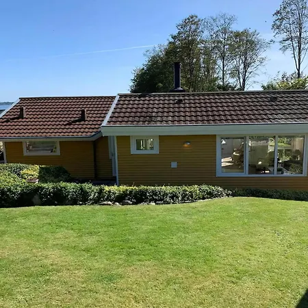 Unique House Overlooking Fjord Ferienhaus *